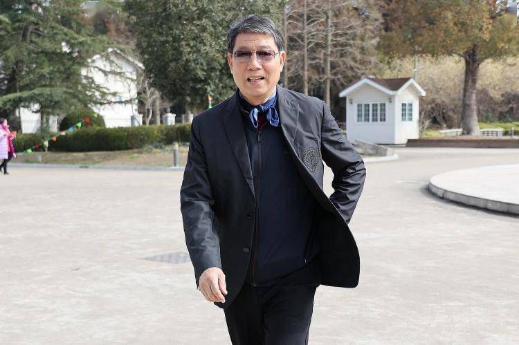 笔记本hdmi连接显示器怎么设置